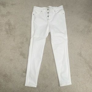 Madewell 10” high-rise skinny crop jeans in white, new with tags. Size 29.